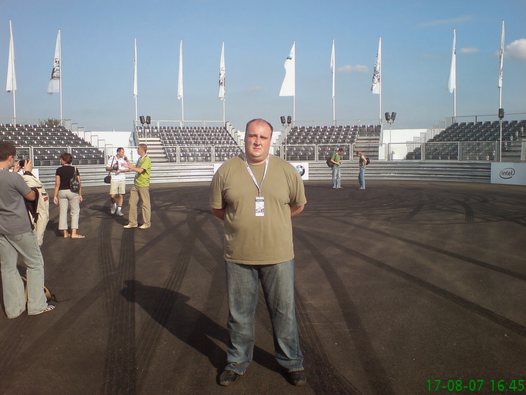 BMW Sauber F1 Team Pit Lane Park