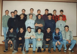 klasa ³¹czona Monterzy Ci¹gników (ja) i Spawacze IIz4/5 co bystrzejsi ;-) zamiast na fotografa lookaj¹ na ponêtne dziewczyny z klas wielozawodowych